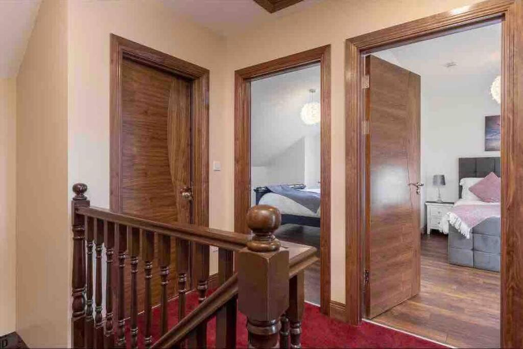 Wonderful Coastal Home In Dingle Town Extérieur photo