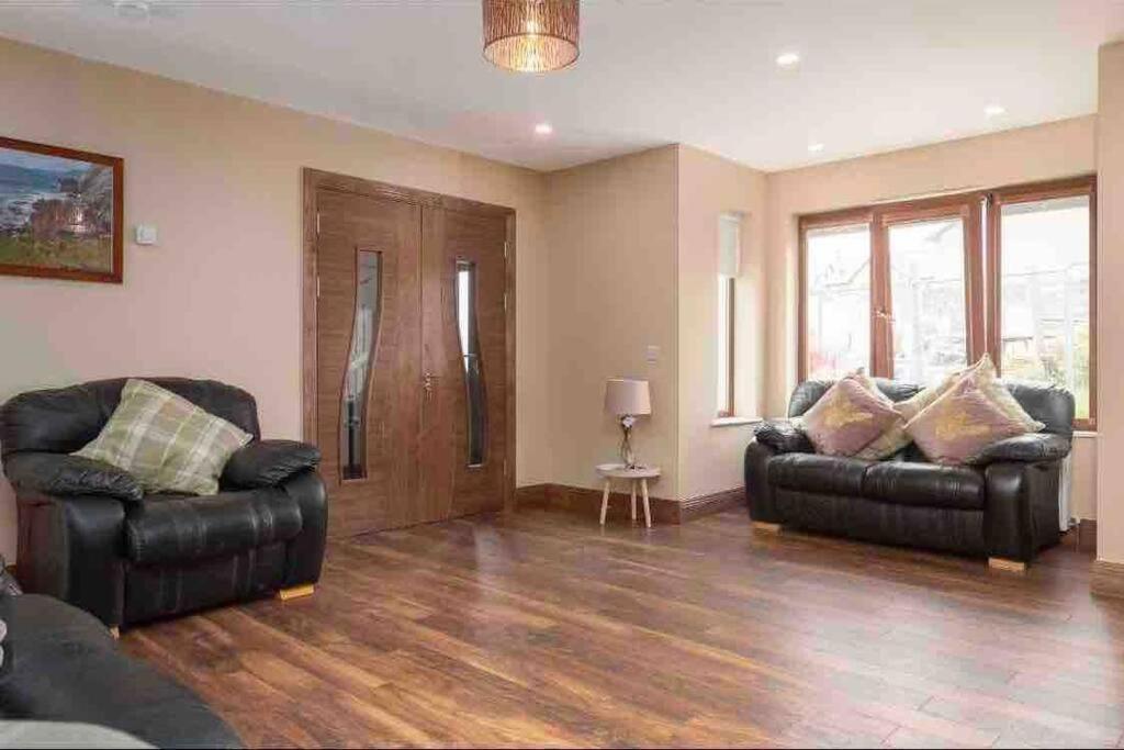 Wonderful Coastal Home In Dingle Town Extérieur photo